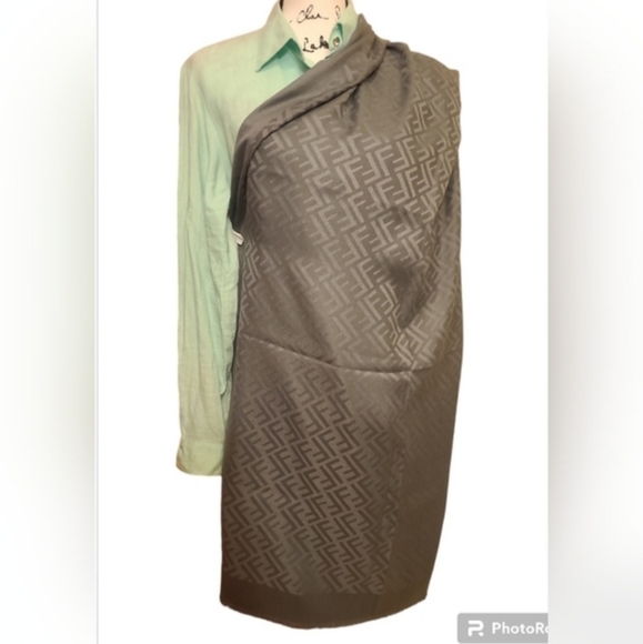 🧧EXQUISITE Fendi Zucca Silk & Cashmere Throw🥰GIFT - Picture 2 of 13